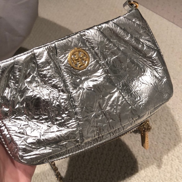 Tory Burch metallic purse!! *EXCELLENT CONDITION* - Picture 3 of 5